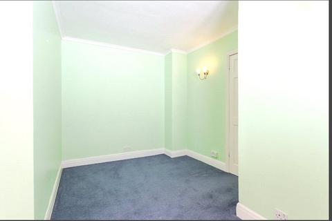 120 Vale Road, Windsor, SL4 5JN
