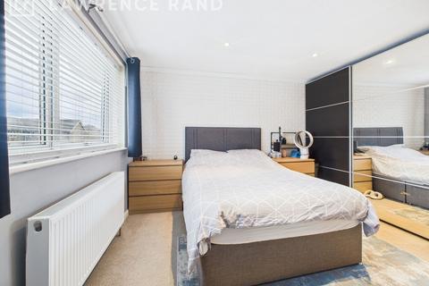 52 Rydal Way, Ruislip, HA4 0RU