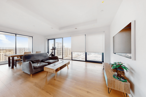 3 bedroom apartment to rent, City Island Way, London, E14