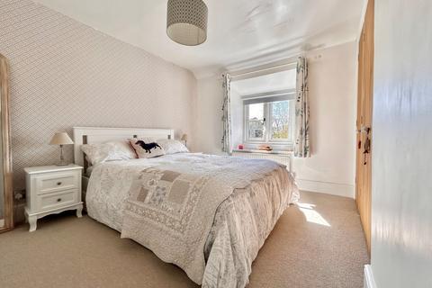 5 Chavenage Lane, Tetbury, GL8 8JT