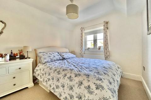 5 Chavenage Lane, Tetbury, GL8 8JT