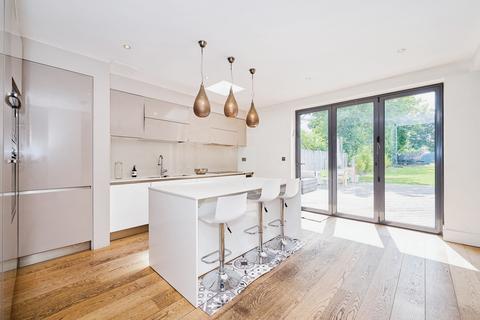 3 bedroom flat for sale, Dartmouth Road, London