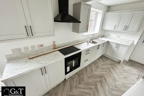 3 bedroom semi-detached house to rent, Swanfield Road, Stourbridge