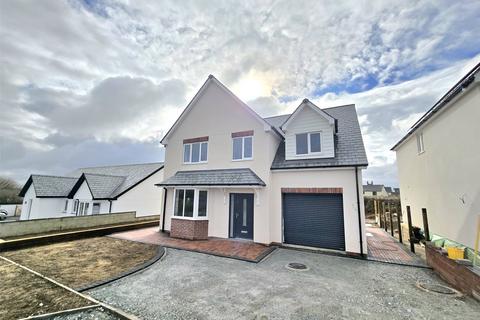 4 bedroom detached house for sale, Long Park Drive, Bradworthy, Holsworthy, Devon, EX22