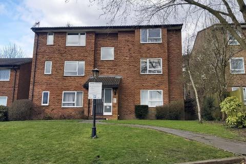 Studio to rent, Montana Close