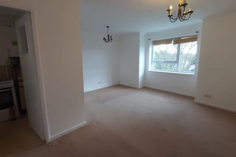 Studio to rent, Montana Close