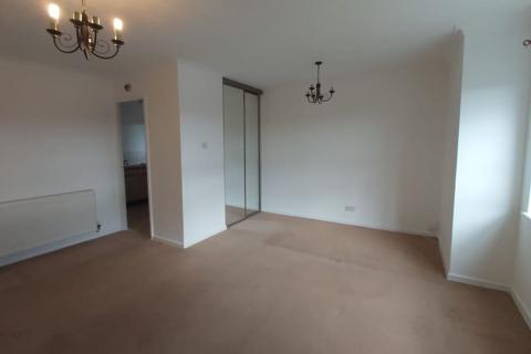 Studio to rent, Montana Close