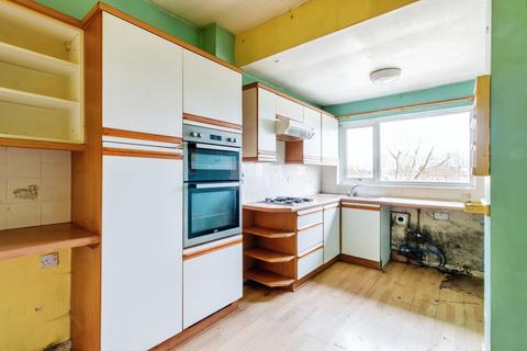 220 Bradford Road, Tingley, Wakefield, WF3 1RX