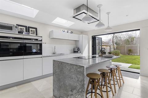 11 Leeway Avenue, Great Shelford, Cambridge, CB22 5AU