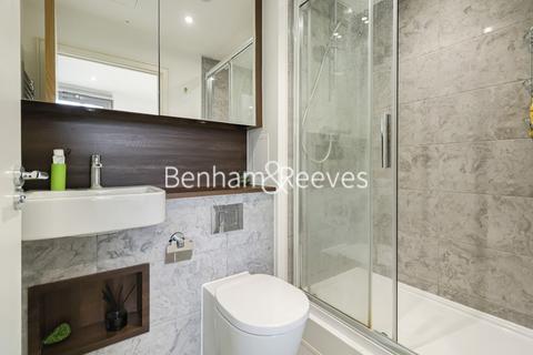 undefined, Kew Eye, Brentford TW8