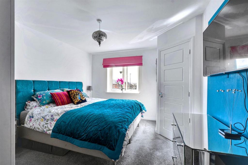 Bedroom 1 1.jpeg