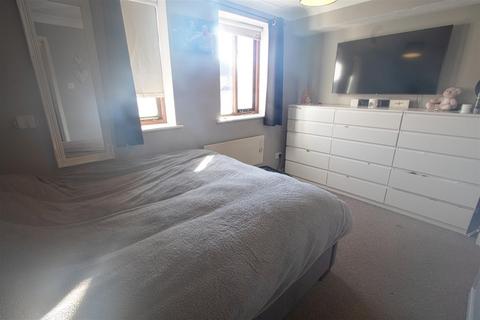 undefined, Robinia Close, Basildon SS15