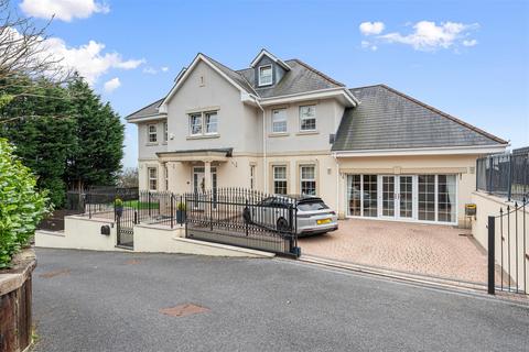 1 Clos Aaron, Ynystawe, Swansea, SA6 5AS