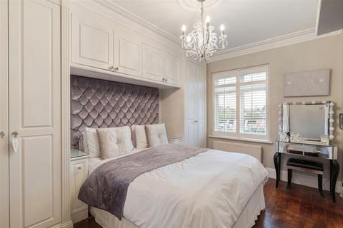 9 Wyndham Road, London, W13 9TE