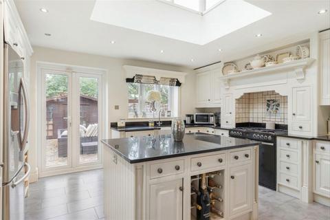 9 Wyndham Road, London, W13 9TE
