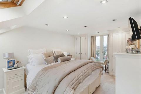 9 Wyndham Road, London, W13 9TE