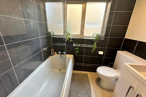 92 Eton Wick Road, Eton Wick, Windsor, SL4 6JW