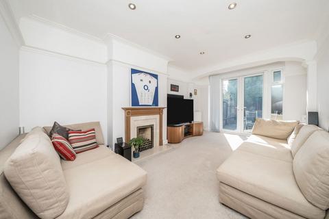 3 bedroom semi-detached house to rent, Jubilee Avenue, Twickenham TW2