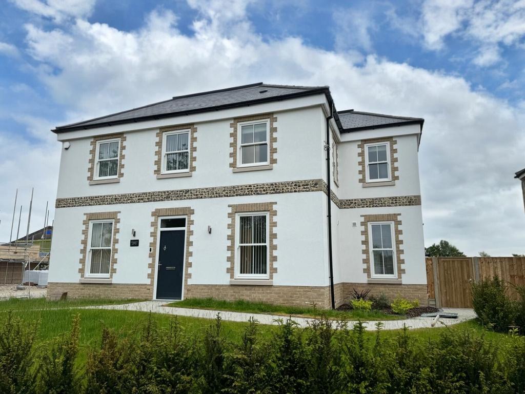 Example photo as property not complete