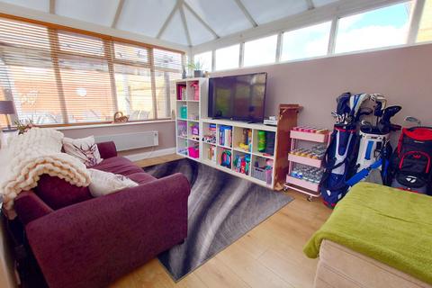 5 Abbey Close, Eye, Peterborough, PE6 7WE