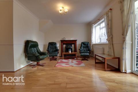 41 Harrow Crescent, Romford, RM3 7AA