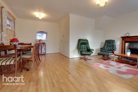 41 Harrow Crescent, Romford, RM3 7AA