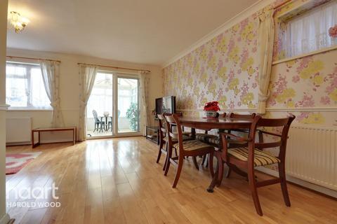41 Harrow Crescent, Romford, RM3 7AA