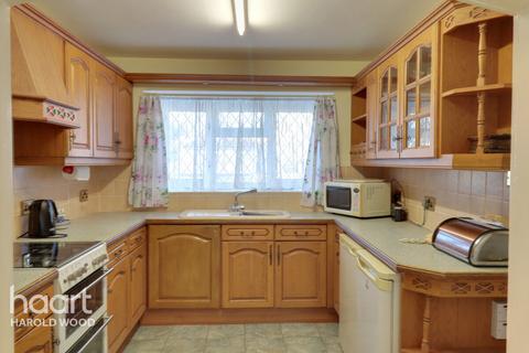 41 Harrow Crescent, Romford, RM3 7AA