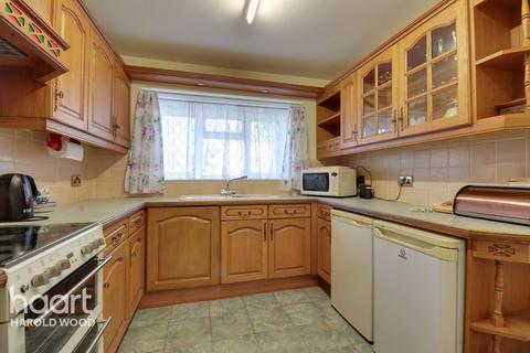41 Harrow Crescent, Romford, RM3 7AA