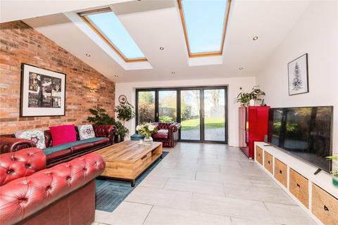 109 Crewe Road, Shavington, Crewe, CW2 5DW