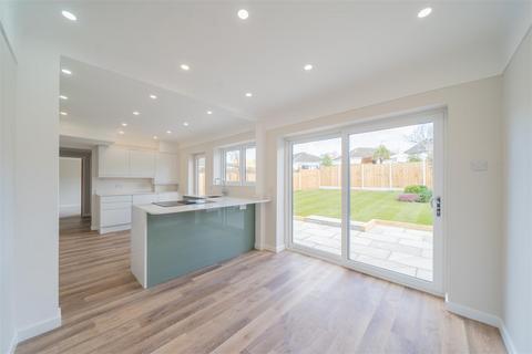7 Gulls Way, Wirral, CH60 9JG