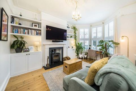 2 bedroom maisonette to rent, Fieldhouse Road, London SW12