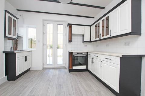 5 bedroom terraced house for sale, Cambridge Road, Eastbourne, BN22 7BT