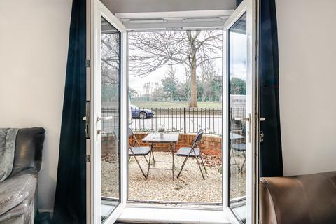 8 Abbots Mews, Leeds, LS4 2AB