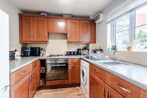 8 Abbots Mews, Leeds, LS4 2AB