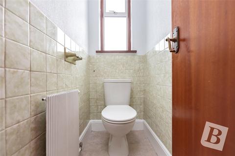 2 bedroom bungalow for sale, Spenser Crescent, Upminster, RM14