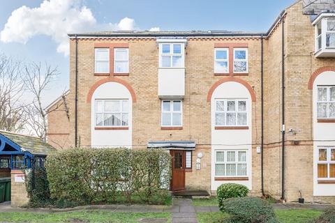 Longfellow Way, London
