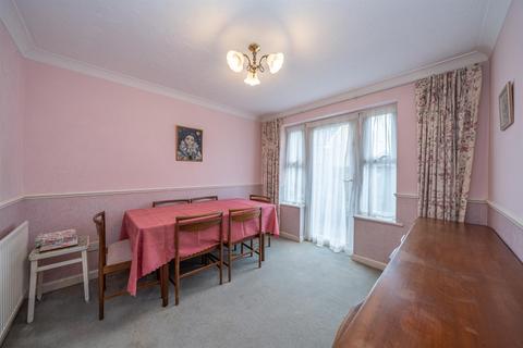 3 bedroom detached house for sale, Poets Chase, Hemel Hempstead, Hertfordshire, HP1 3RN