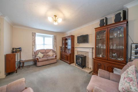 3 bedroom detached house for sale, Poets Chase, Hemel Hempstead, Hertfordshire, HP1 3RN