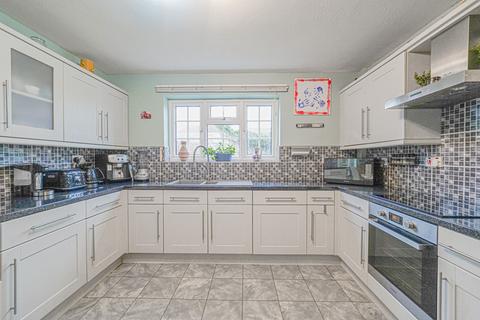 18 Barnfield Drive, Solihull, B92 0QB