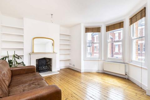 2 bedroom maisonette to rent, Bavent Road, London SE5