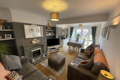 68 Ashlea Road, Pensby, Wirral, CH61 5UW