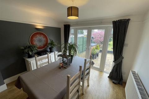 68 Ashlea Road, Pensby, Wirral, CH61 5UW