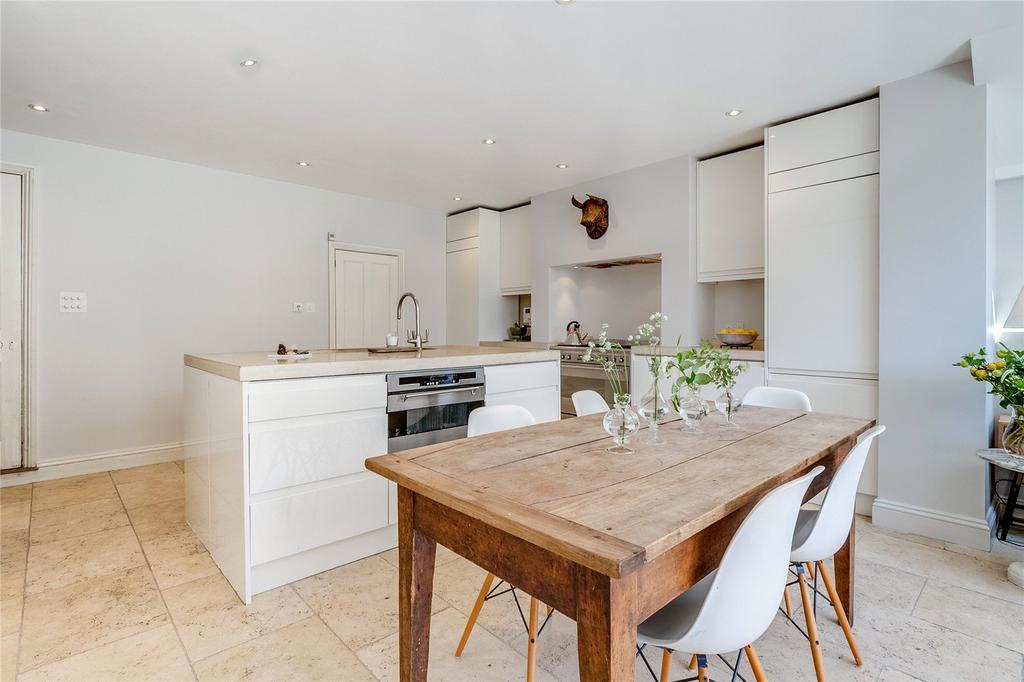Dining/Kitchen