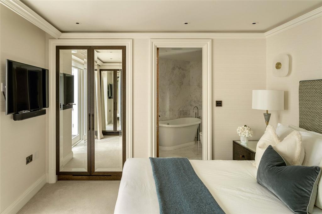 Double Bedroom