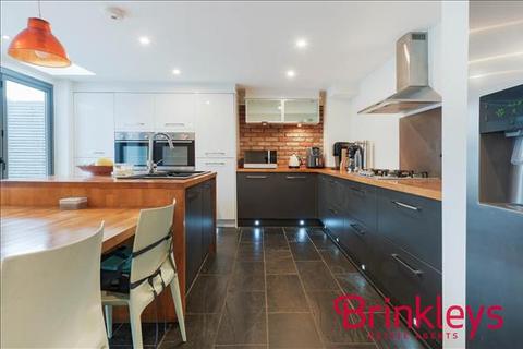 39 Lime Grove, New Malden, KT3 3TP