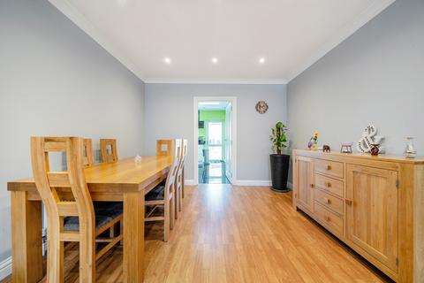 296 Long Drive, Ruislip, HA4 0HZ