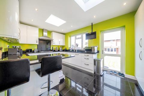 296 Long Drive, Ruislip, HA4 0HZ