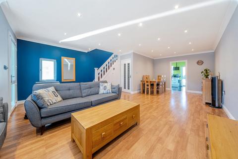 296 Long Drive, Ruislip, HA4 0HZ