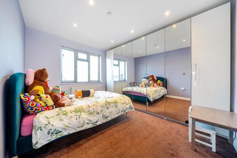 296 Long Drive, Ruislip, HA4 0HZ